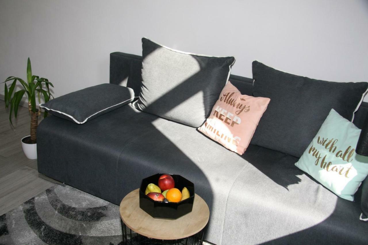 Stylish Apartment In City Center Pula Exteriör bild