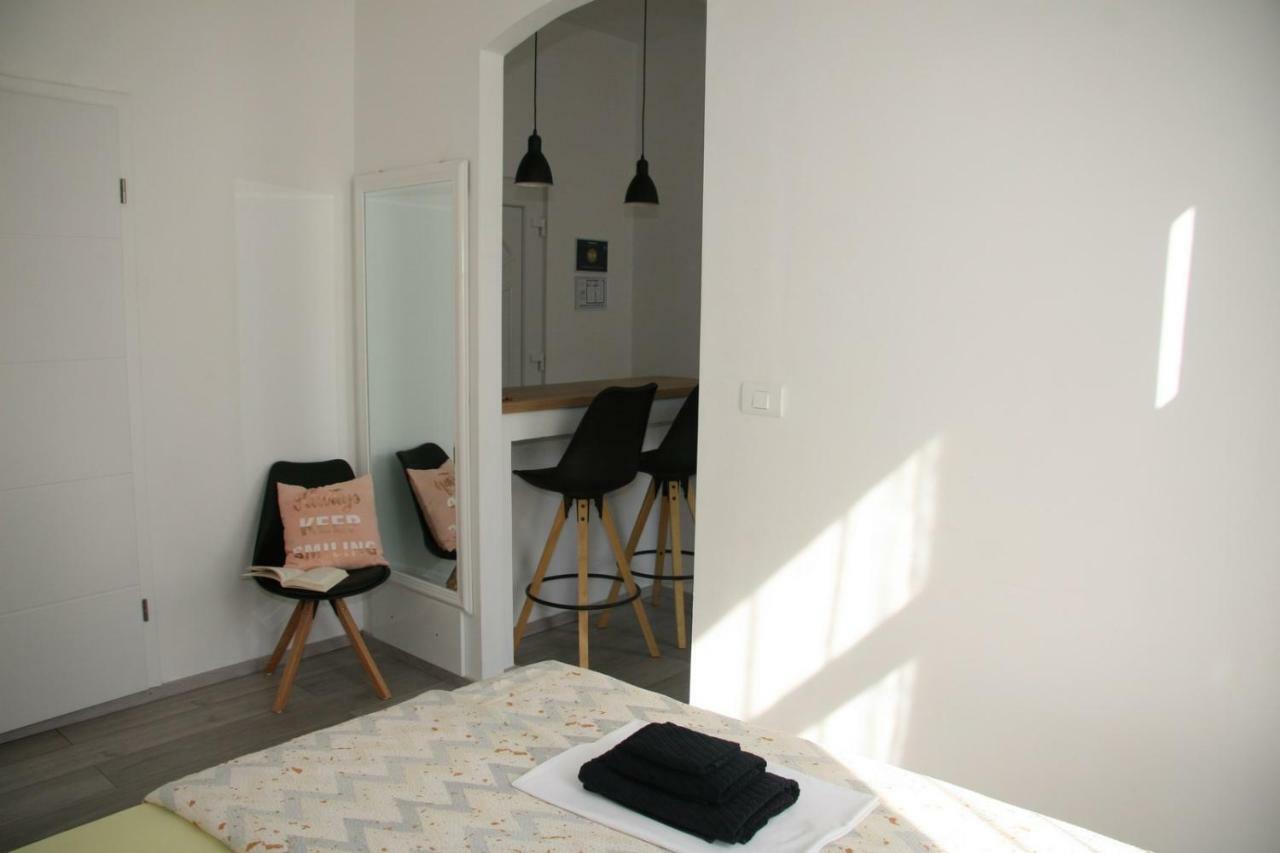 Stylish Apartment In City Center Pula Exteriör bild